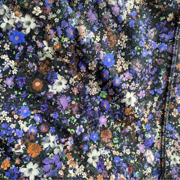 Lululemon biker shorts - Picture 2 of 3